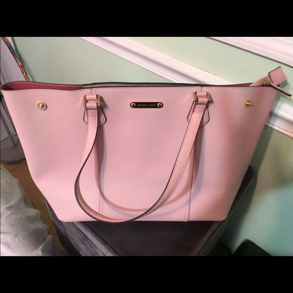 Micheal kors tote
